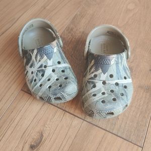 Toddler Size 6 Camo Crocs